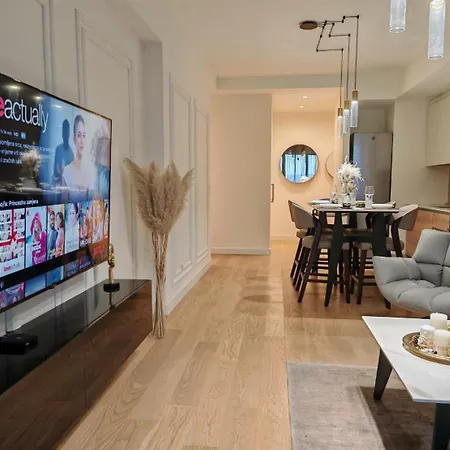 Bw Skyverde On 21st - River & Tower View Apartament Belgrad