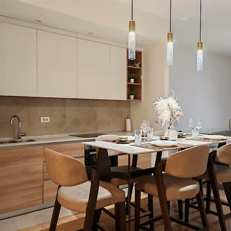 Bw Skyverde On 21st - River & Tower View Apartament *